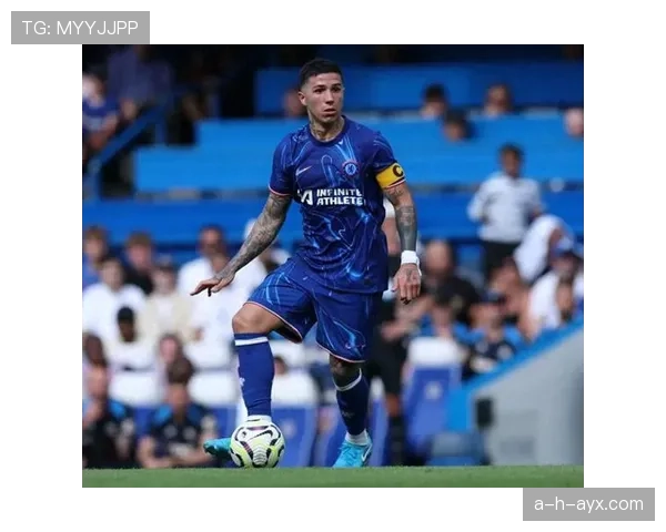 英超新星恩佐首战闪耀,助球队强势斩获开门红 英超新星恩佐首战闪耀,助球队强势斩获开门红