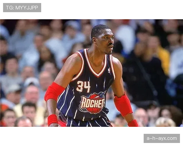 哈基姆·奥拉朱旺背身单打效率提升显著领先同时代内线